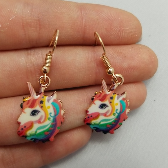 Unicorn earring - Picture 2 of 3